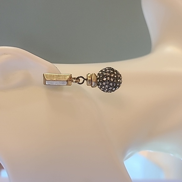 Kenneth Cole dangle earrings gold tone with faux diamonds - Picture 1 of 6